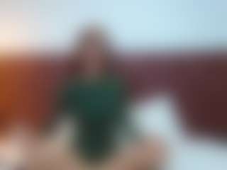 Live cam show with Melody-Mansson - Lesbian on CamwithHer