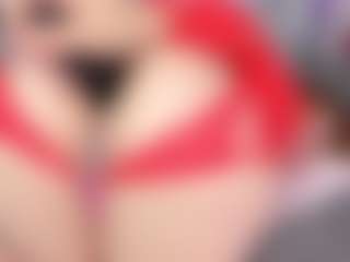 Live cam show with SusanBenett - Butt Plug on TeamSkeetLive
