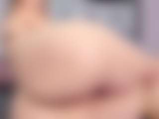 Live cam show with SusanBenett - Deepthroat on hotwifechat.live