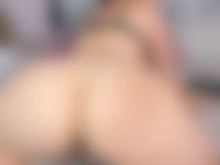 Live cam show with SusanBenett - Toys MILF on CamClone