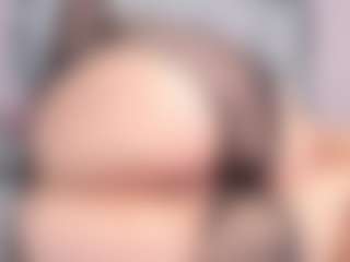 Live cam show with SusanBenett - Brown Hair MILF on WildCum