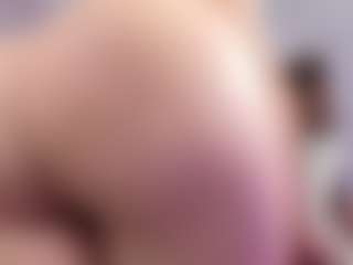 Live cam show with SusanBenett - Deepthroat on Dare Cams