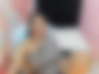 Live cam show with allysonmilf69 - Living Room on https://playwithruby.com