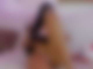Live cam show with EmmaDuque - Skinny on Camsoda