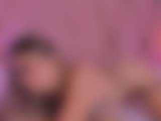 Live cam show with Mady James - Curvy Young Adult on AdultVida.com