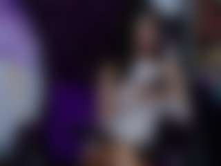 Live cam show with Salome - Skinny on TeamSkeetLive