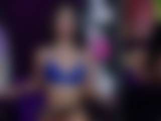 Live cam show with Salome - Fingers on Camsoda