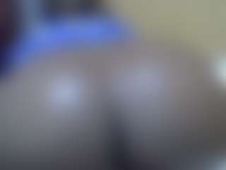 Live cam show with Shanlove - Amateur Curvy on Milfs Live