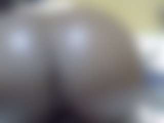 Live cam show with Shanlove - BBW Ebony on StripNow