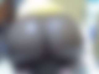 Live cam show with Shanlove - Fingering on madthumbs