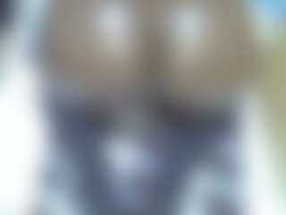 Live cam show with Shanlove - Brown Eyes Ebony on TeamSkeetLive