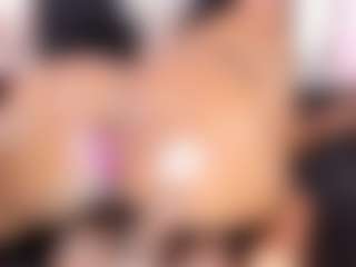 Live cam show with KiimLogan - Ebony on Pornisteam.com | colombia