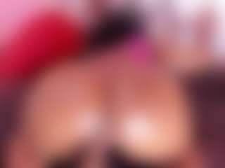 Live cam show with KiimLogan - Ebony Toys on xxxlivecams.org