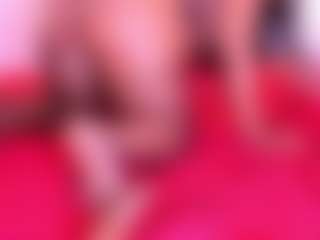 Live cam show with KiimLogan - Leather on AdultVida.com