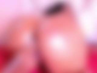 Live cam show with KiimLogan - Ebony Amateur on AdultVida.com