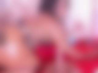 Live cam show with KiimLogan - Public Black on livesuperchat.net
