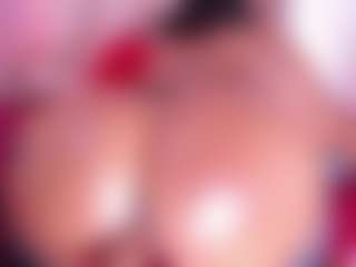 Live cam show with KiimLogan - Ebony Big Tits on SinfulBabes