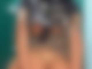 Live cam show with imrebecca - Thick on Hubzter Live