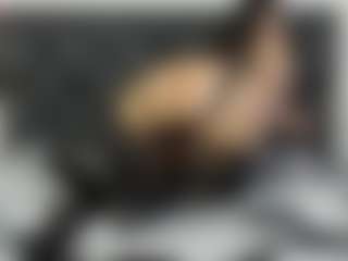 Live cam show with MartinaMadisson - Bedroom MILF on anonymated.com