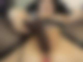 Live cam show with MartinaMadisson - Bedroom Big Tits on Free Soda