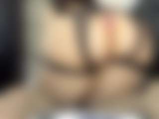 MartinaMadisson MILF webcam performer live streaming