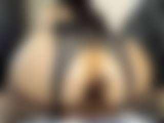 Live cam show with MartinaMadisson - HD MILF on crypto-cams