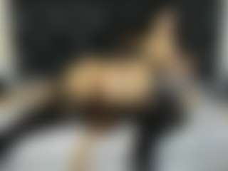 Live cam show with MartinaMadisson - Lush MILF on CamSodaAdn