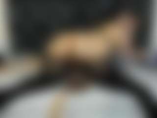 Live cam show with MartinaMadisson - Dildo Or Vibrator on Uber Horny