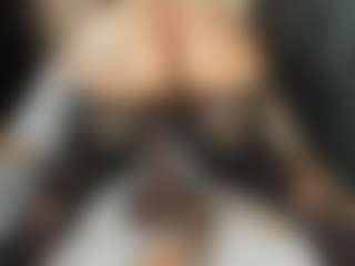 Live cam show with MartinaMadisson - Anal Toys on AdultVida.com