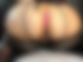 Live cam show with MartinaMadisson - Dildo Or Vibrator on Camsoda