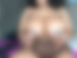 Bustygoddess32's Live Sex Cam Show