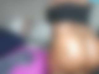 Bustygoddess32's Live Sex Cam Show