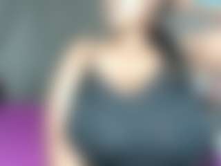 Bustygoddess32's Live Sex Cam Show