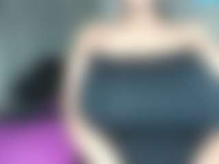 Bustygoddess32's Live Sex Cam Show