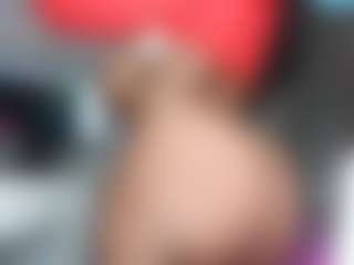 Bustygoddess32's Live Sex Cam Show