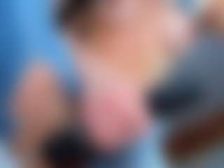Live cam show with LilaPinky - Petite on AdultVida.com