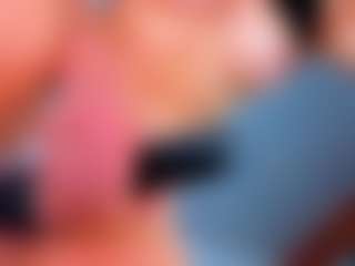 Live cam show with LilaPinky - Bedroom on madthumbs