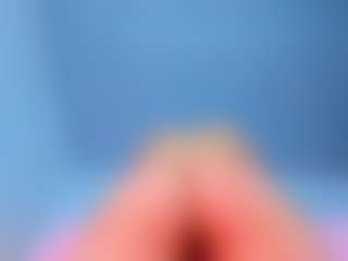 Live cam show with LilaPinky - Oil on Latina Girls