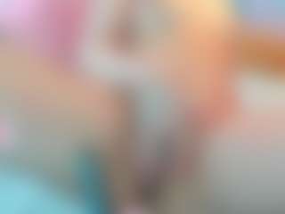 Live cam show with selenagirl - Bedroom Teen (18+) on Stripli.com