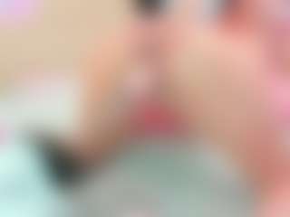 Live cam show with selenagirl - Bedroom on https://playwithruby.com