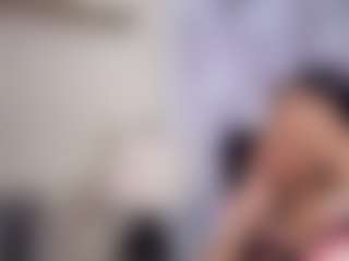 Live cam show with iamtokyolee - Oil on madthumbs