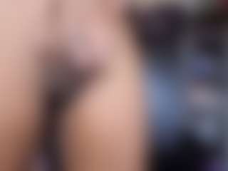 Live cam show with iamtokyolee - Teasing on Gym Cam Girls