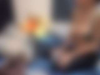 Live cam show with iamtokyolee - Ebony Petite on CamwithHer