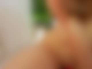 Live cam show with divetagrace - MILF on Camsoda