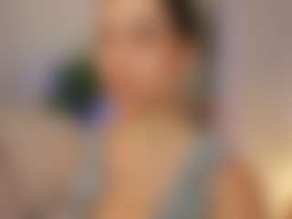 Live cam show with divetagrace - MILF on Camiplay Live