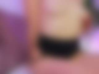 Live cam show with divetagrace - Granny Petite on TastyBlacksLive