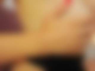 Live cam show with divetagrace - Mature on StripNow