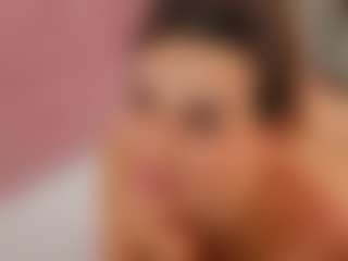 Live cam show with divetagrace - MILF Teen (18+) on StripNow