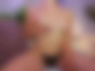 Live cam show with divetagrace - Gamer MILF on CamwithHer