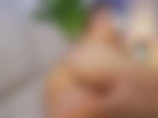Live cam show with divetagrace - Blue Eyes on Fit Hotties